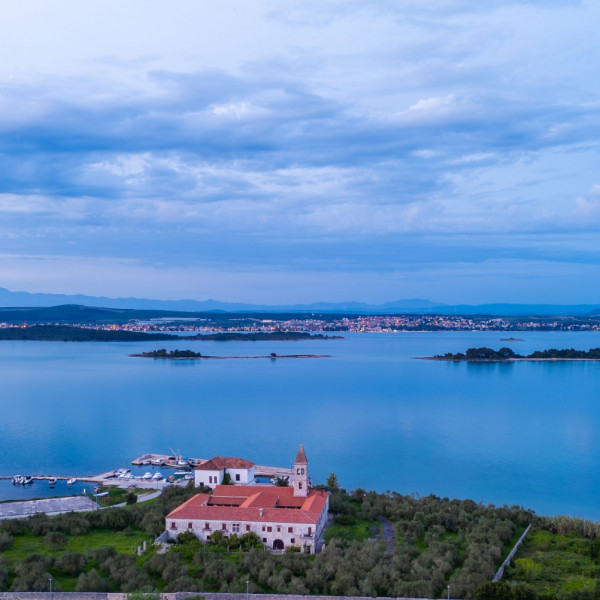 Villa Fure&scaron;ta, Villa Fure&scaron;ta na otoku Pa&scaron;manu Kraj